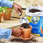 Husky 6-1/5 in. Injection Handle Soil Scoop (GD210306)