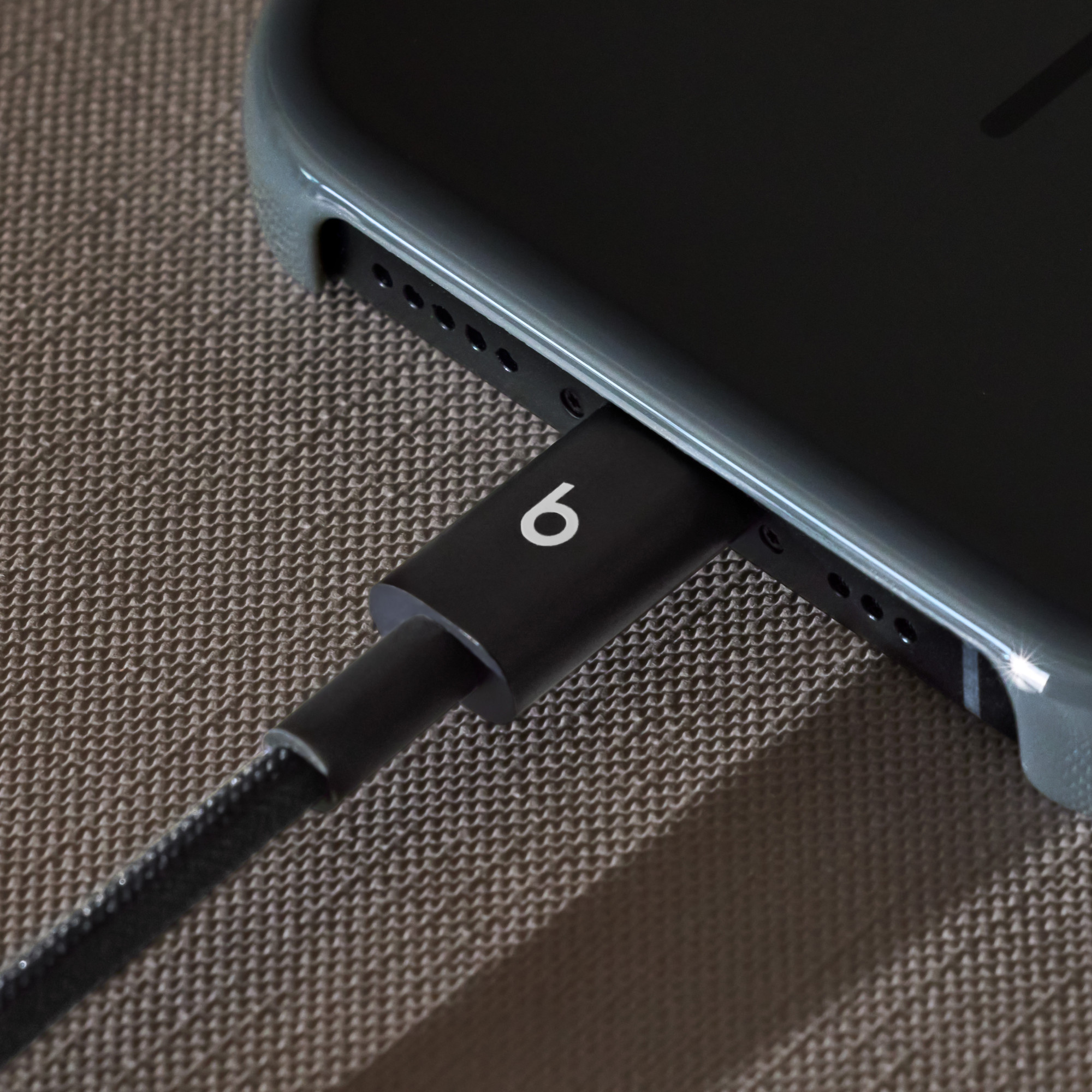 Beats USB-A to USB-C Woven Cable (1.5 m / 5 ft.) - Image 3
