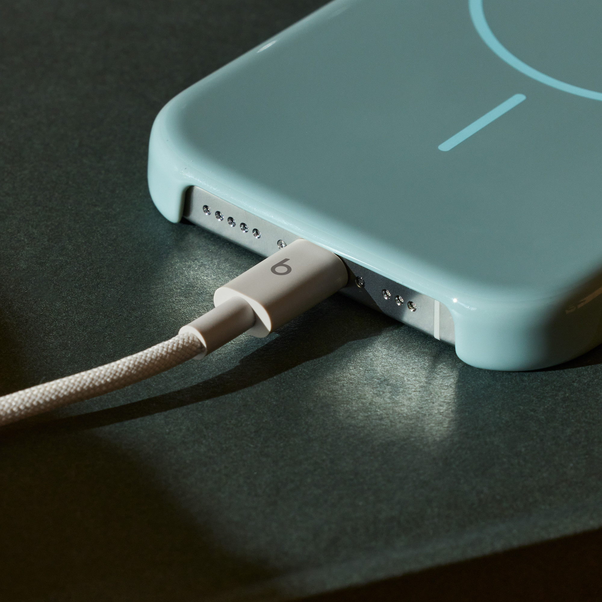 Beats USB‑C to USB‑C Woven Cable (1.5 m / 5 ft.) - Image 3